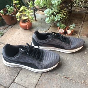 Puma men’s size 8 sneakers